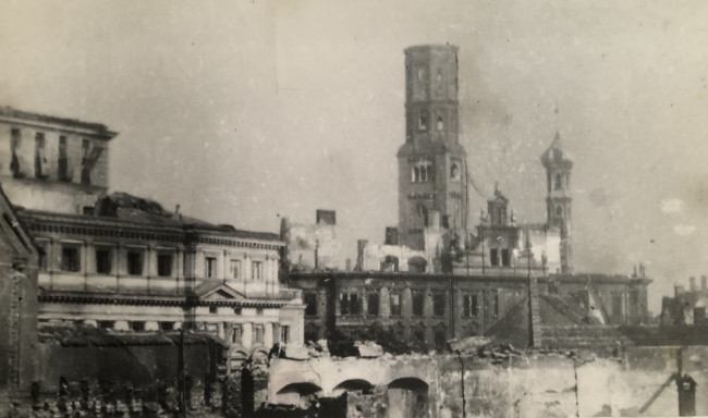 Heilig Kreuz nach der Bombennach 1944